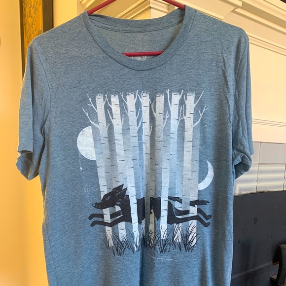 Wolf in the forest tee - Picture 1 of 2